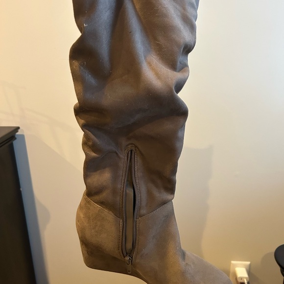 Kelly & Katie Taupe Wedge Boots. Never Worn - Picture 4 of 5